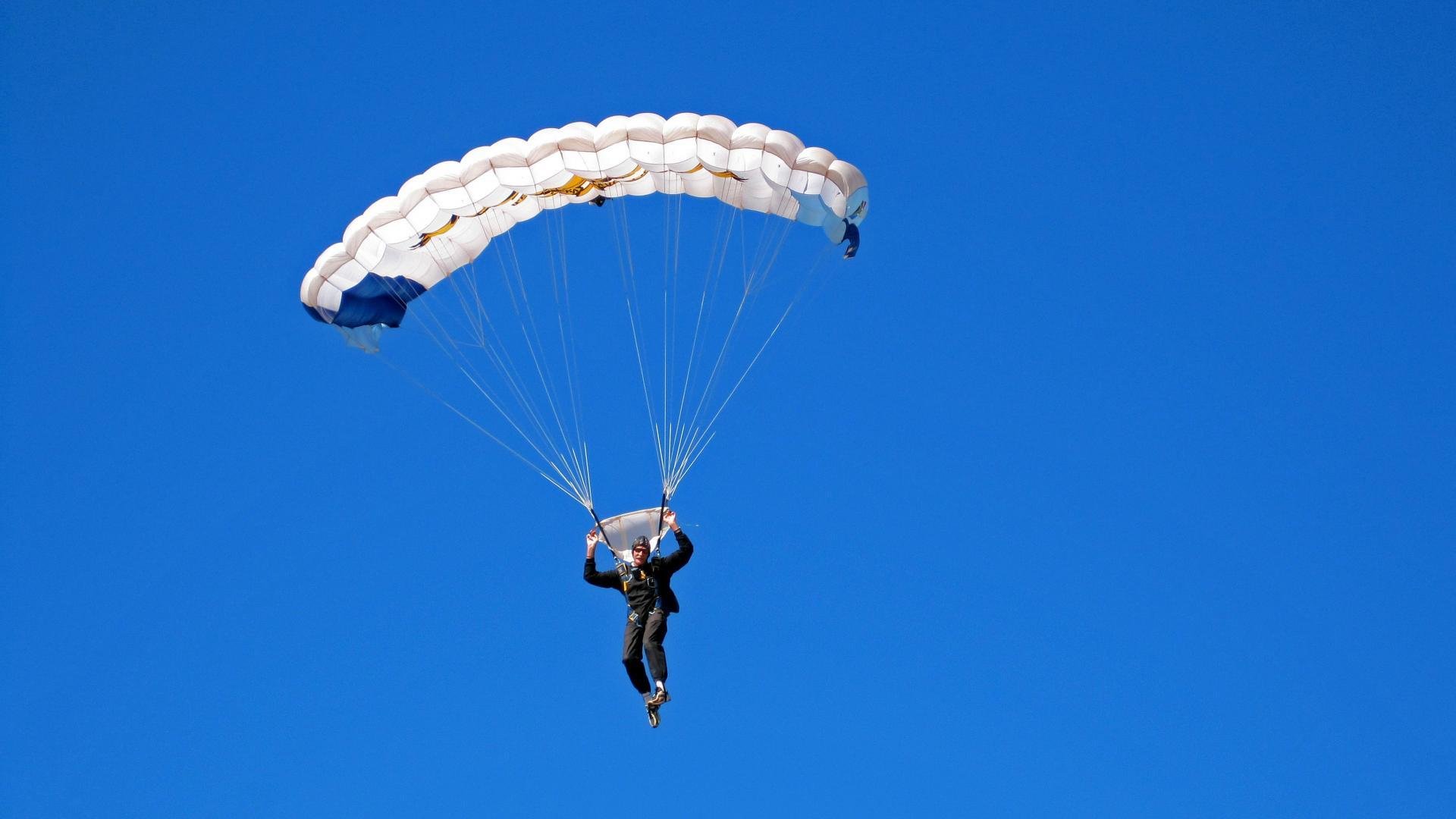 当诺坎普的焰火照亮费城的午夜