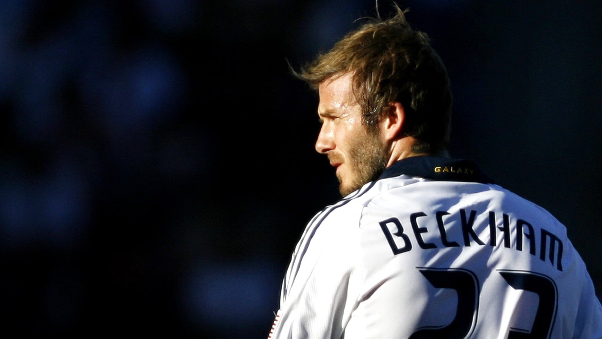 开云体育入口-从罪人到英雄，伯纳乌之夜，萨卡如何用一脚踢碎心魔