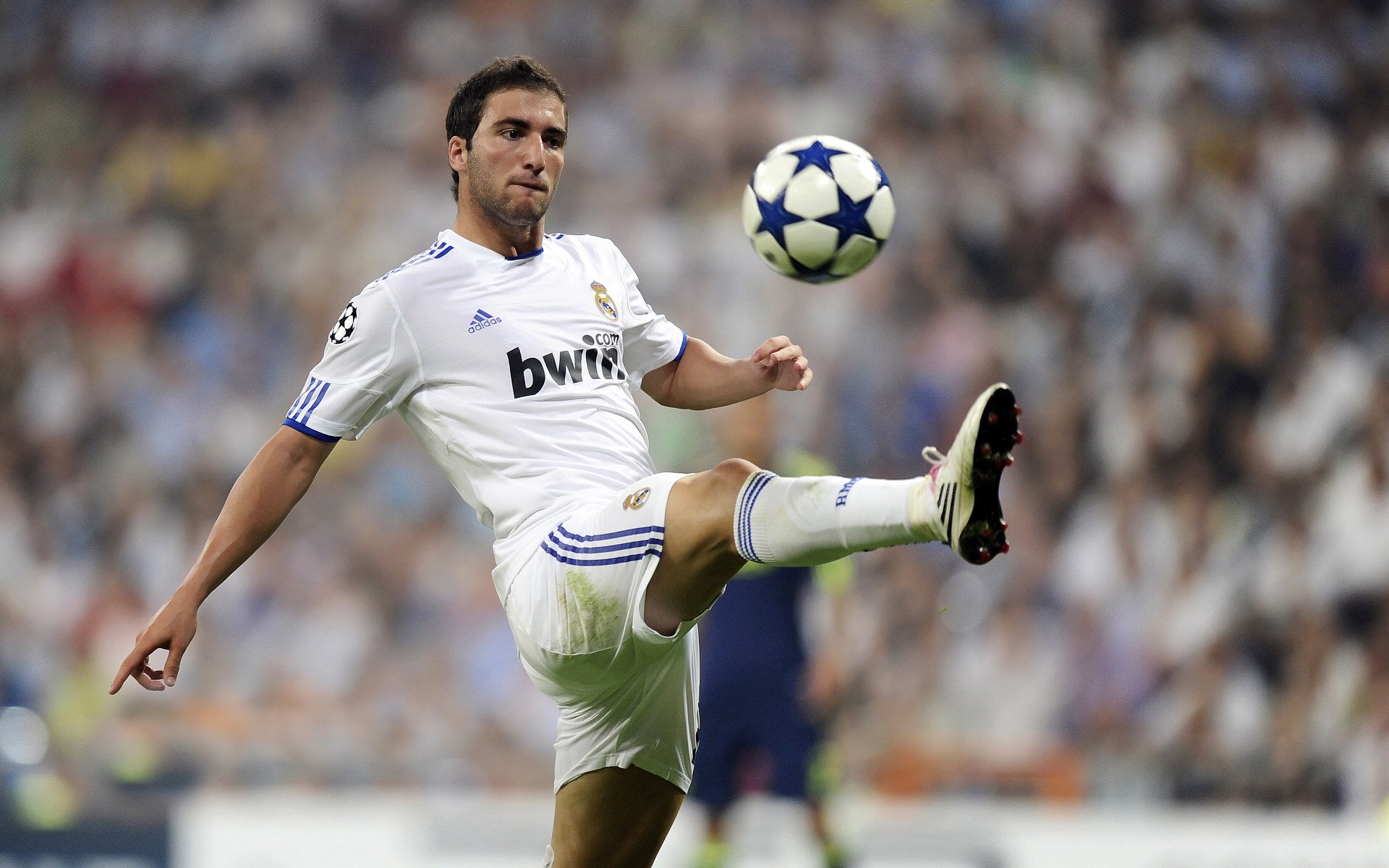 穆勒时间降临！卡塔尔高温下的空间魔术师，如何将波兰钉上战术的十字架？