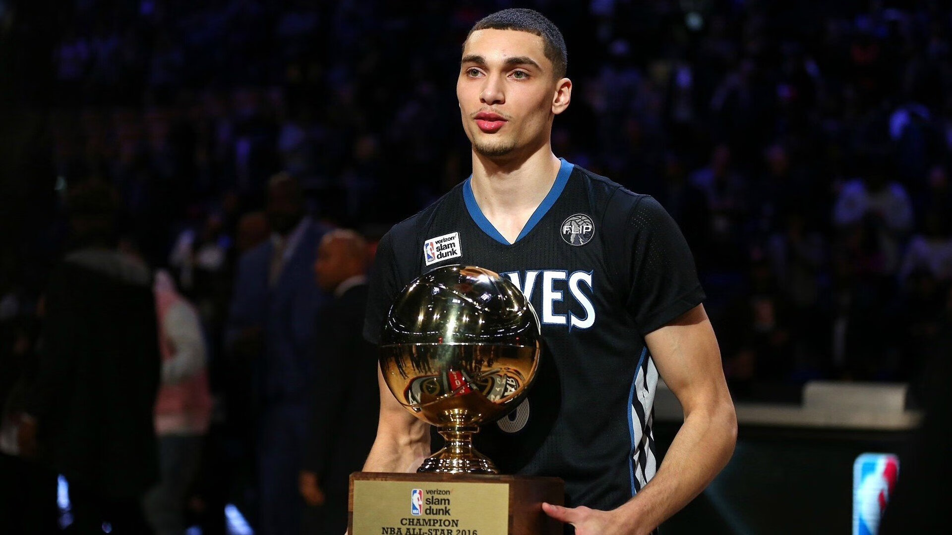 开云体育APP下载-约基奇秀暴击统治赛场！骑士全面碾压北京队，连续得分瞬间拉开20分差距